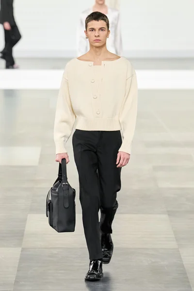 Look 14